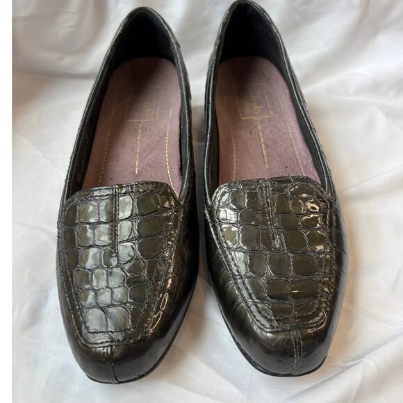 Clarks Active Air  Green Leather Alligator Loafers Size 8M - Picture 1 of 8
